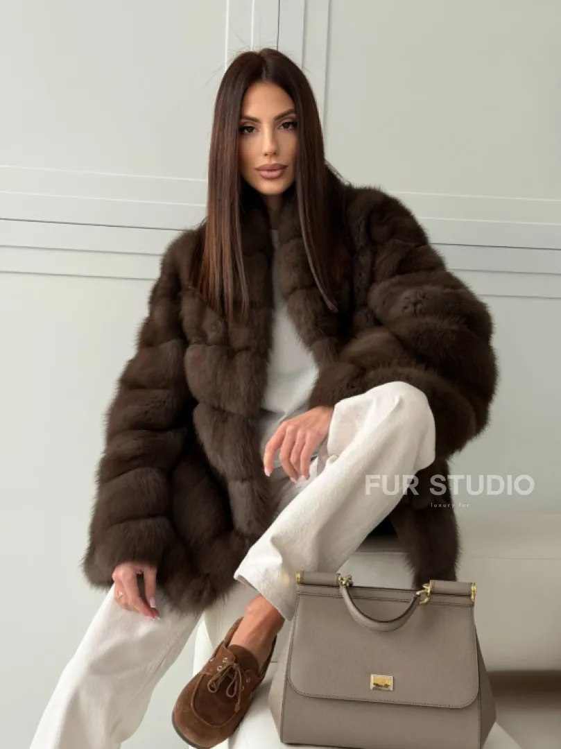 Женская шуба из меха куницы