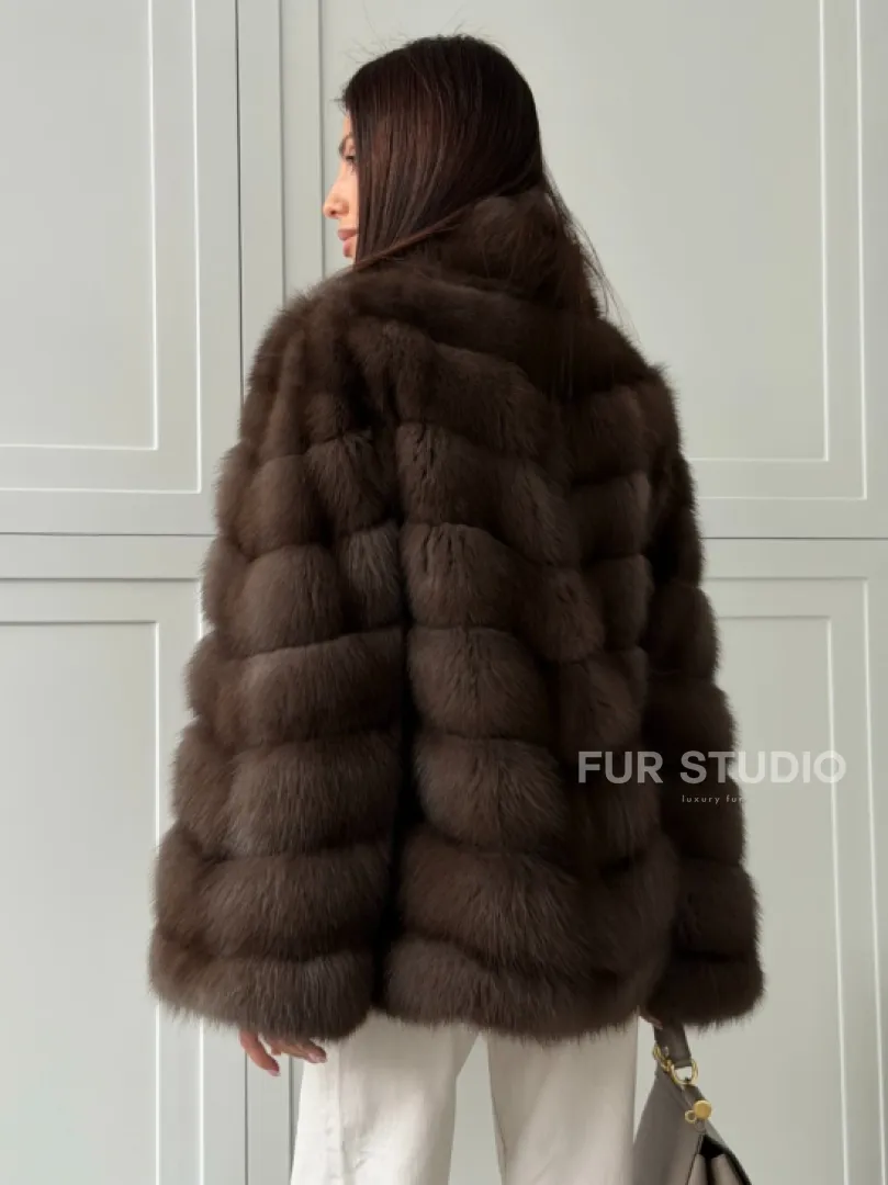 Женская шуба из меха куницы