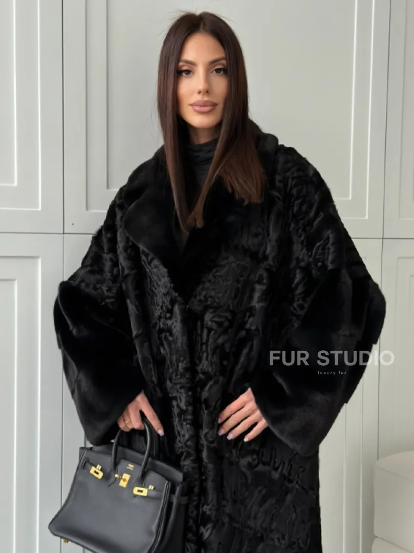 Черная шуба из каракуля с норкой