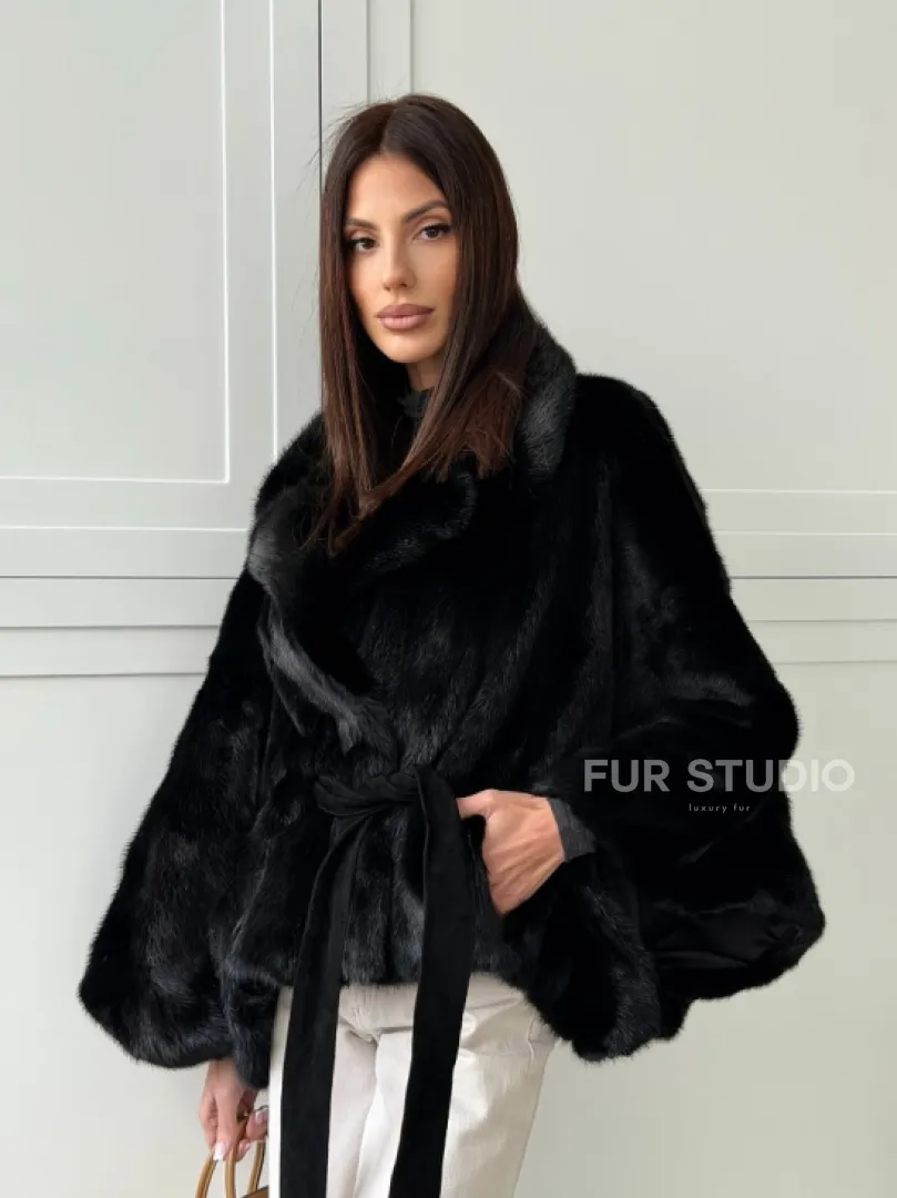 Черная норка летучая мышь - английский воротник