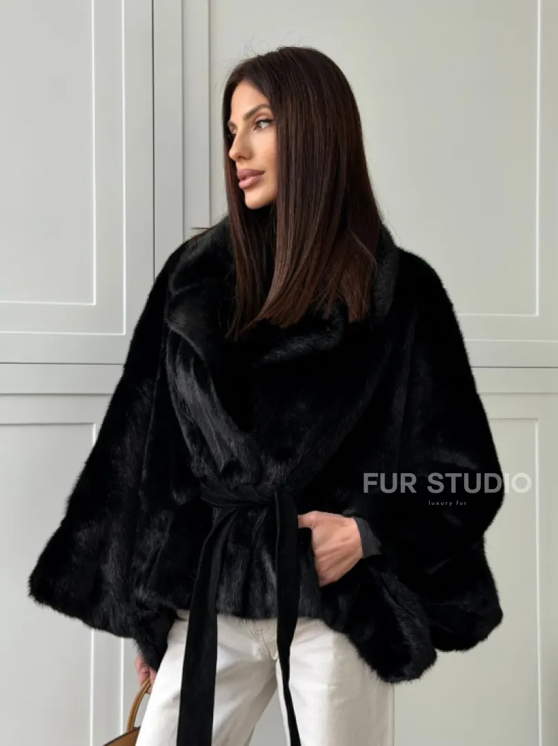 Черная норка летучая мышь - английский воротник