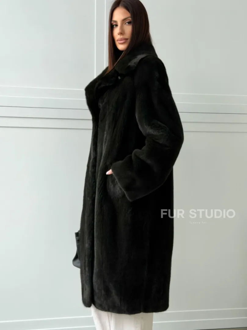 Темная норковая шуба в росшив - английский воротник 