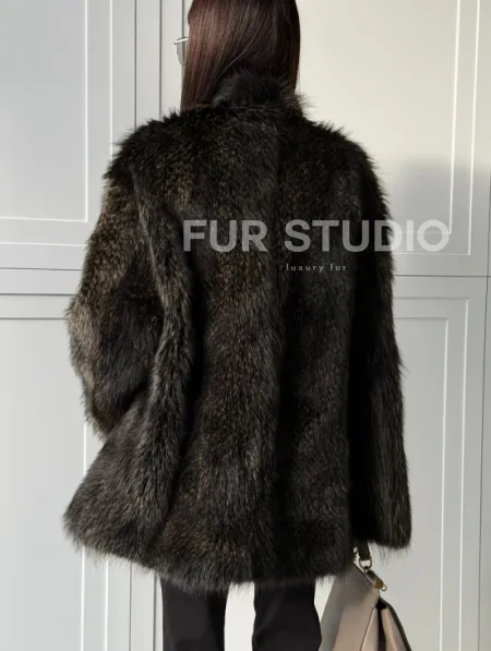 Женский полушубок из меха Финского енота Saga - фото 9