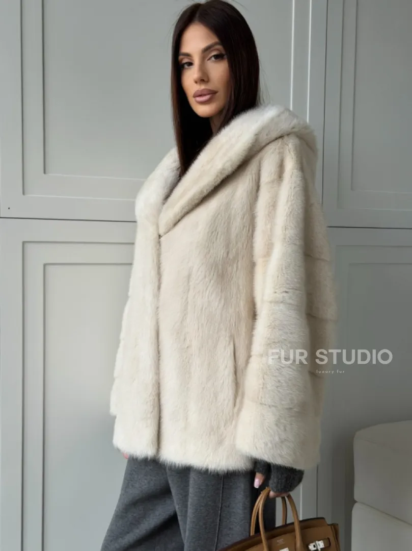 Норковый полушубок с капюшоном кобра