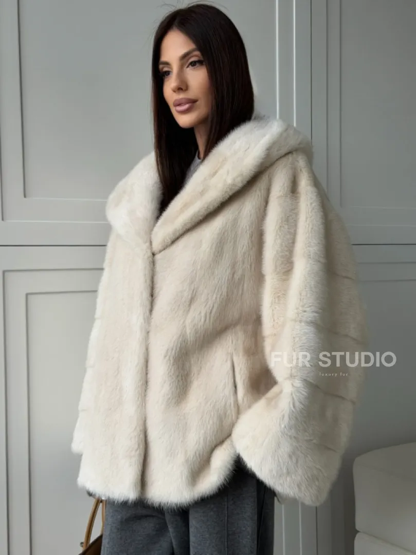 Норковый полушубок с капюшоном кобра