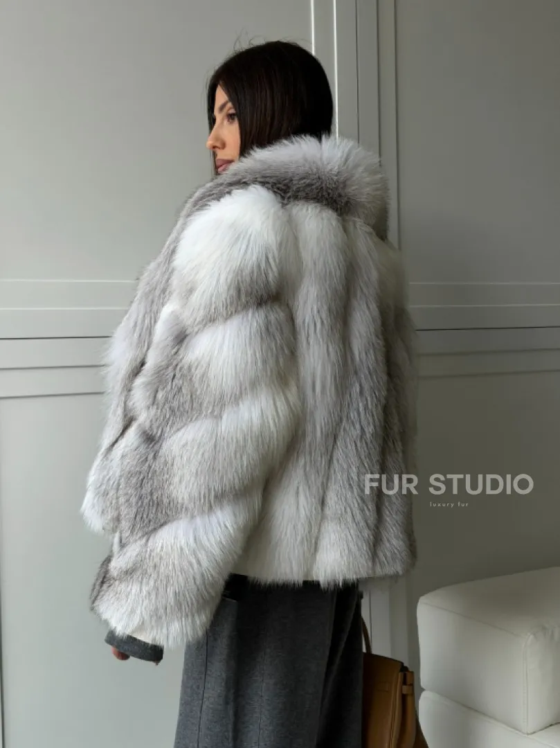 Полушубок из белой лисы, рукава - косички