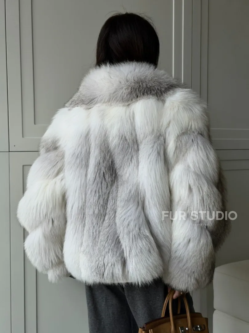 Полушубок из белой лисы, рукава - косички
