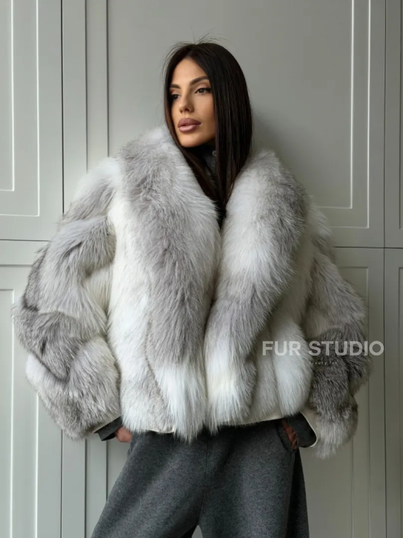 Полушубок из белой лисы, рукава - косички