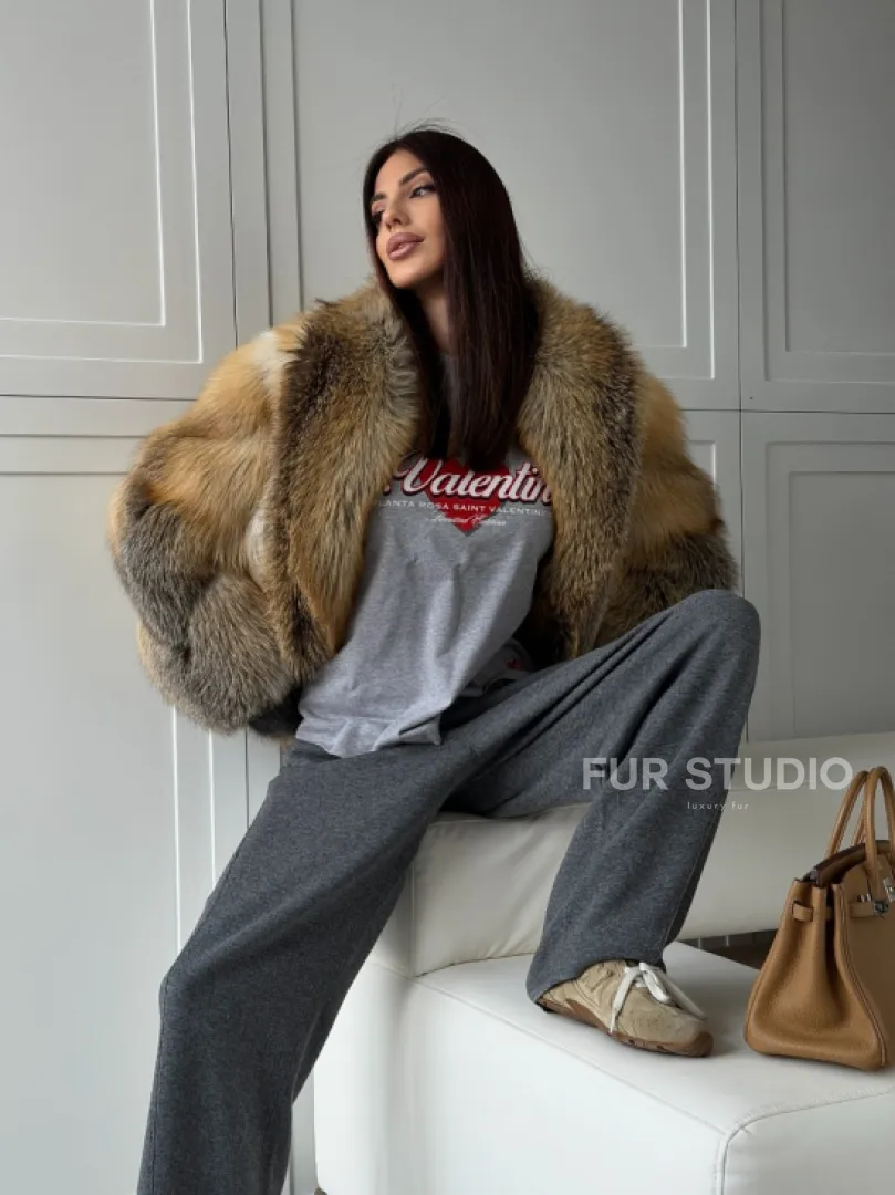 Женская шуба из лисьего меха Golden Edged Fox