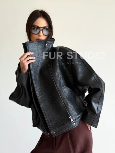 Черная женская кожаная куртка - фото 23