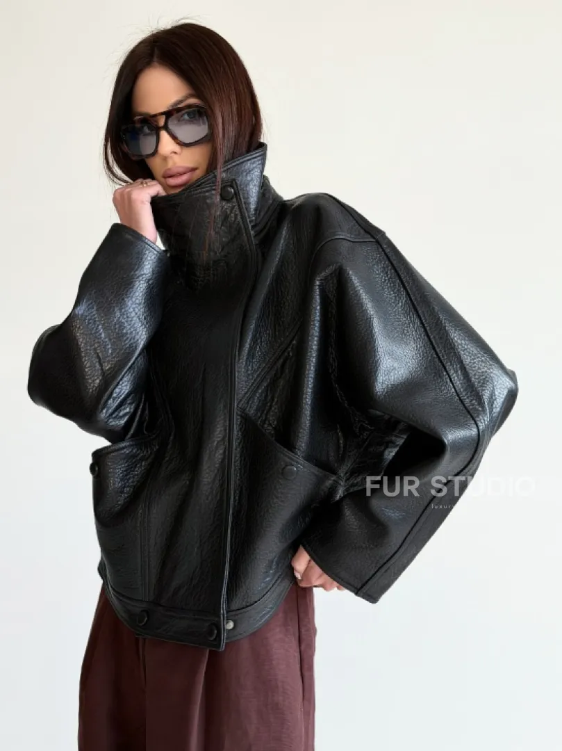 Черная женская кожаная куртка