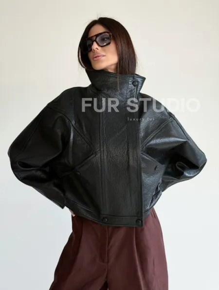 Черная женская кожаная куртка - фото 16