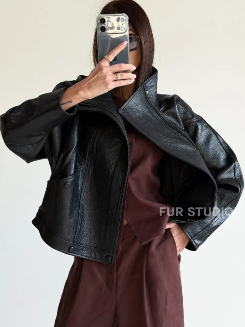 Черная женская кожаная куртка