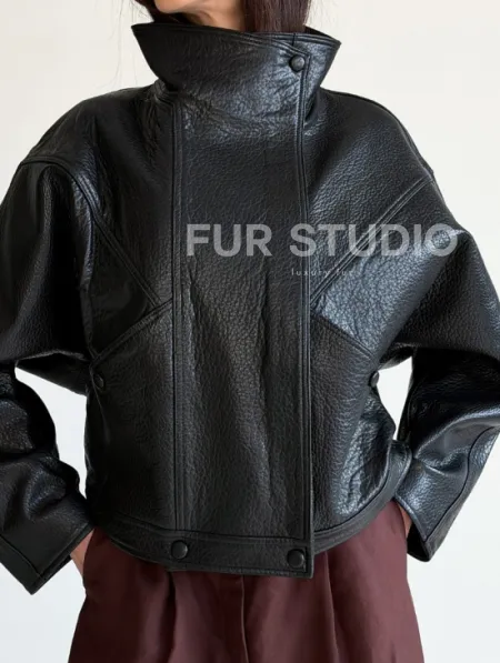 Черная женская кожаная куртка - фото 1