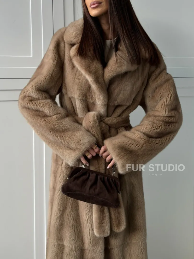 Прямая шуба из меха норки с поясом (бежевая)