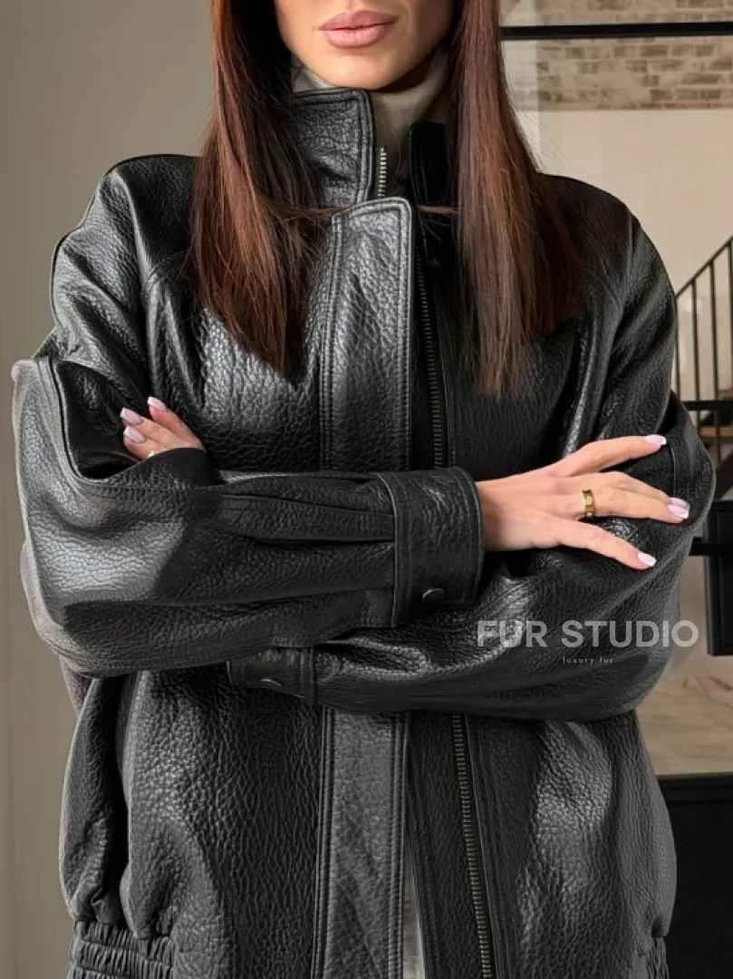 Черная весенняя куртка из кожи Joombo