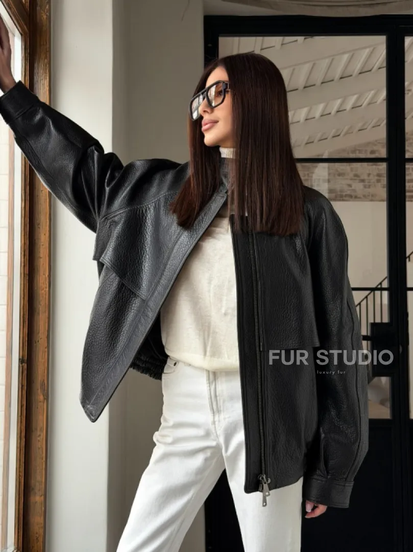 Черная весенняя куртка из кожи Joombo