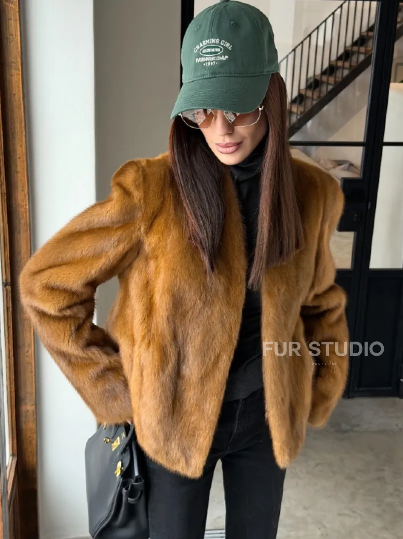 Меховой жакет из золотой норки