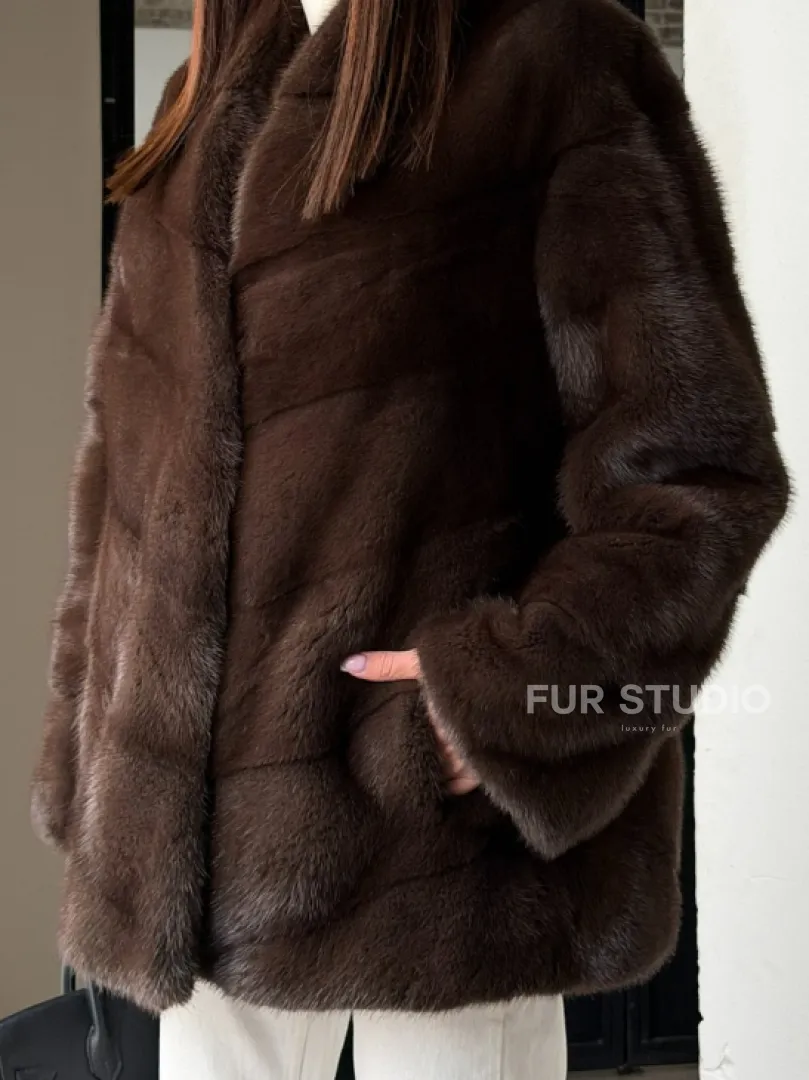 Женский норковый полушубок