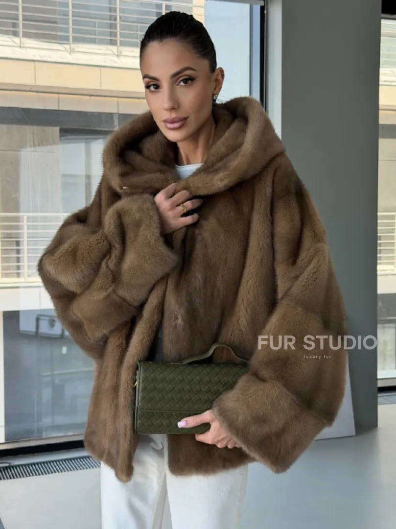 Женский норковый полушубок с капюшоном - фото 0