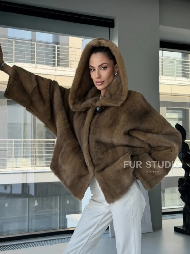 Женский норковый полушубок с капюшоном - фото 18