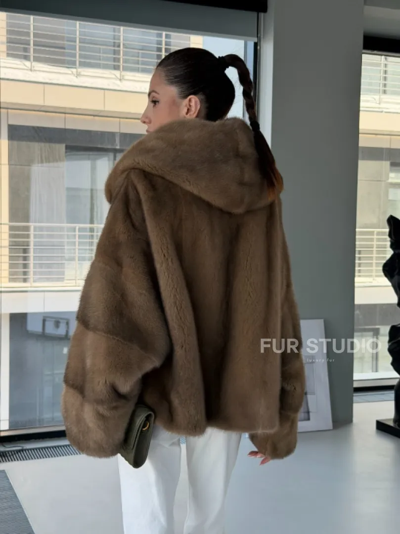 Женский норковый полушубок с капюшоном - фото 16