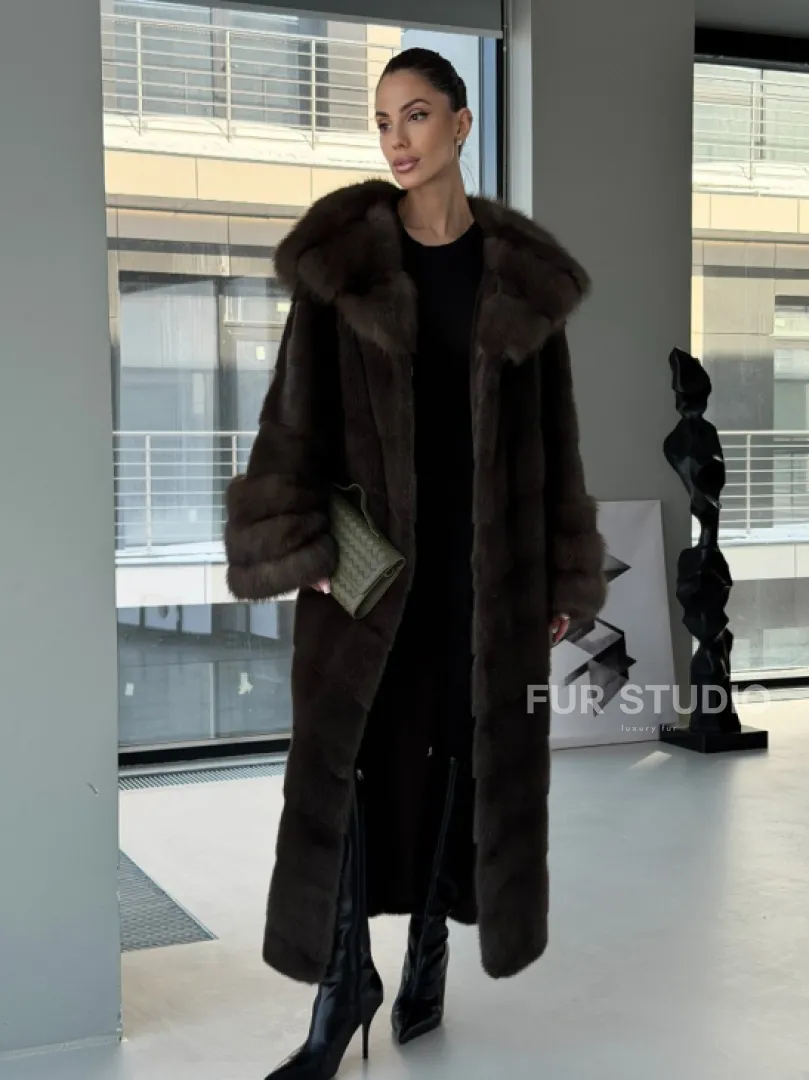 Норковая шуба с отделкой из куницы на рукавах и капюшоне - фото 14