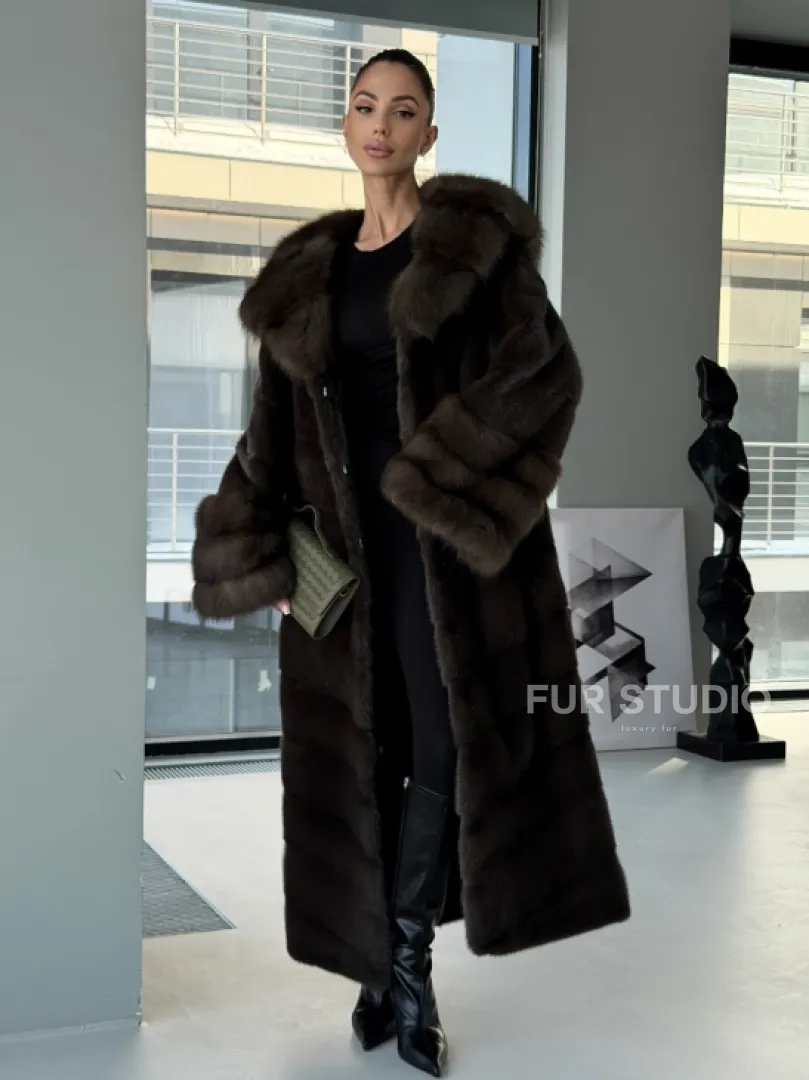 Норковая шуба с отделкой из куницы на рукавах и капюшоне - фото 15