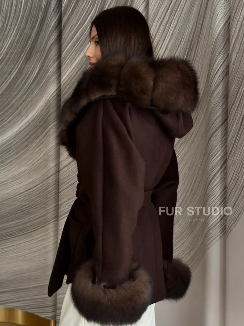 Пальто с мехом песца под соболь - фото 8