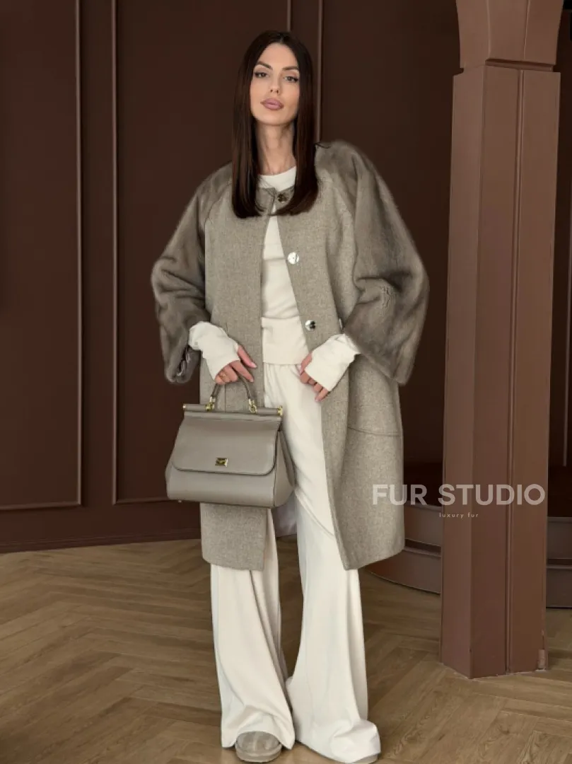 Женское пальто с меховыми рукавами из норки - фото 9