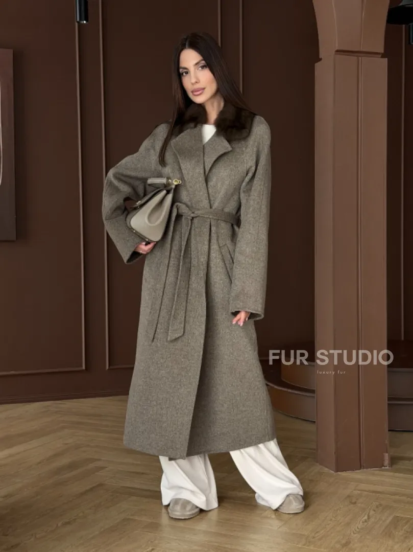 Пальто с воротником из соболя - фото 12