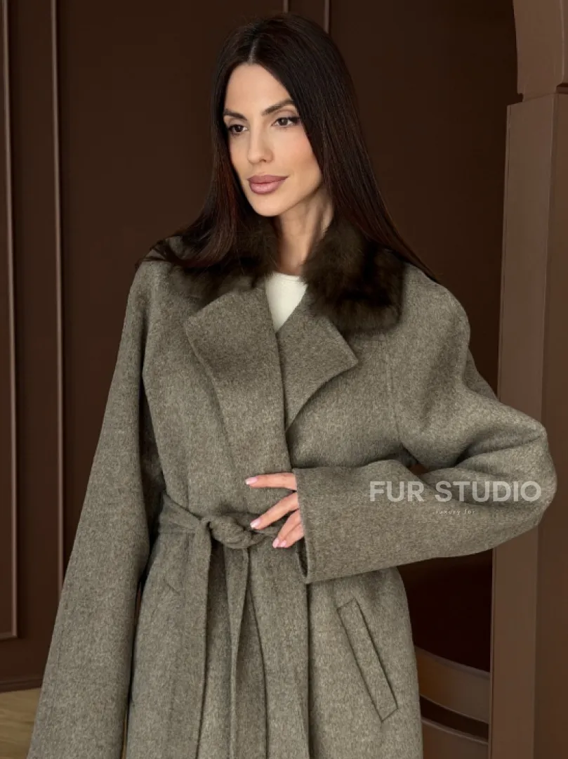 Пальто с воротником из соболя - фото 9