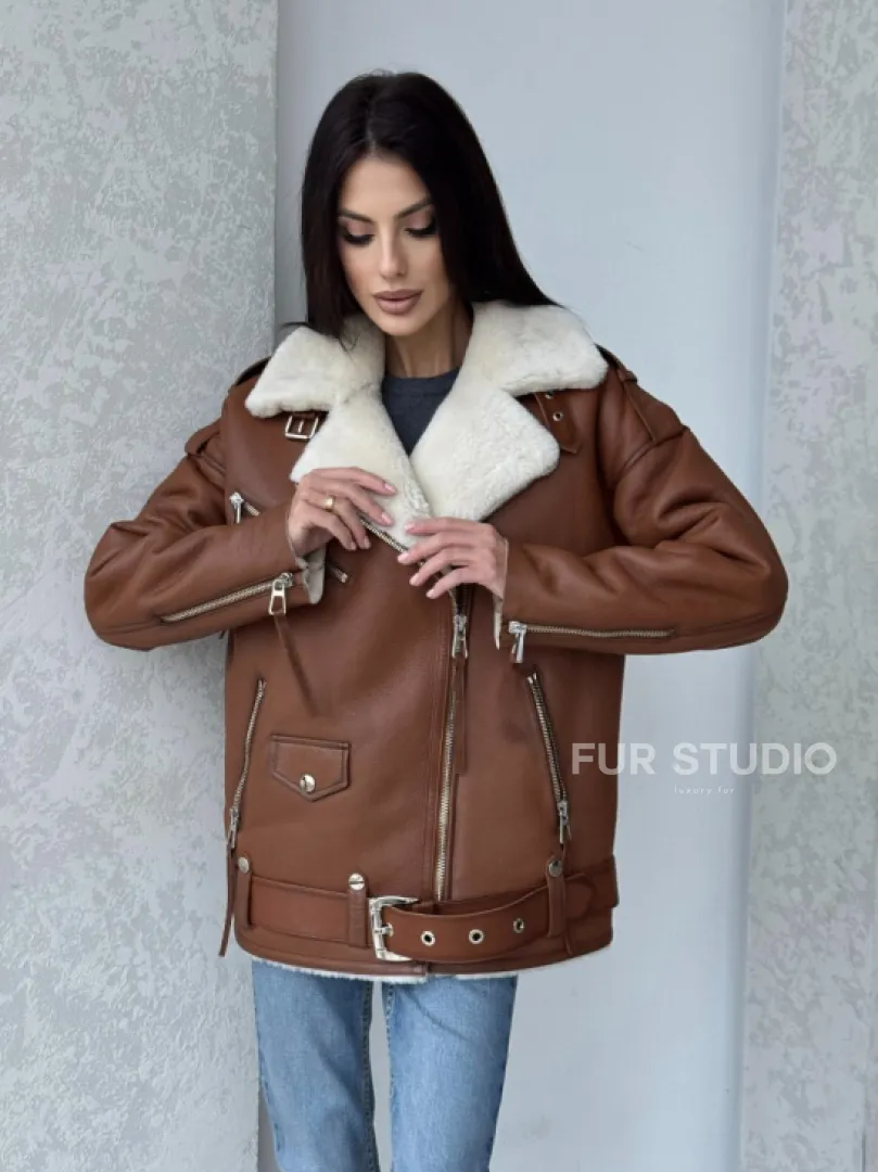 Дубленка авиатор из натуральной кожи в цвете виски - фото 11