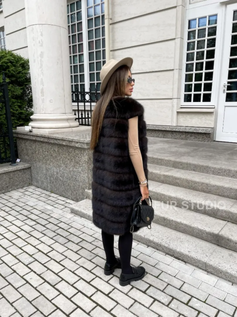 Жилет из куницы в цвете соболь - фото 2