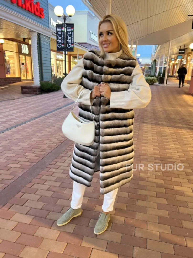 Жилет из меха орилага под шиншиллу - фото 1