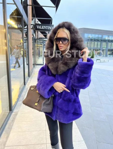 Шуба норковая с капюшоном из меха куницы - цвет фиолетовый - фото 0