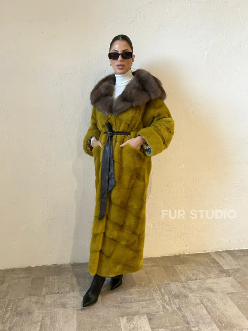 Норковая шуба с капюшоном куница - цвет горчичный - фото 0