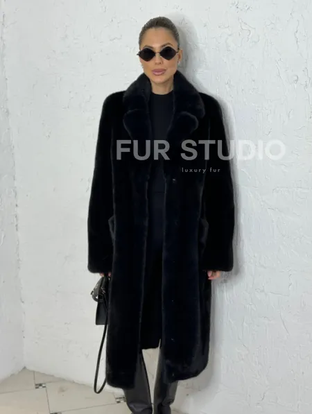 Шуба из плюшевой норки с английским воротником - цвет инфинити - фото 7