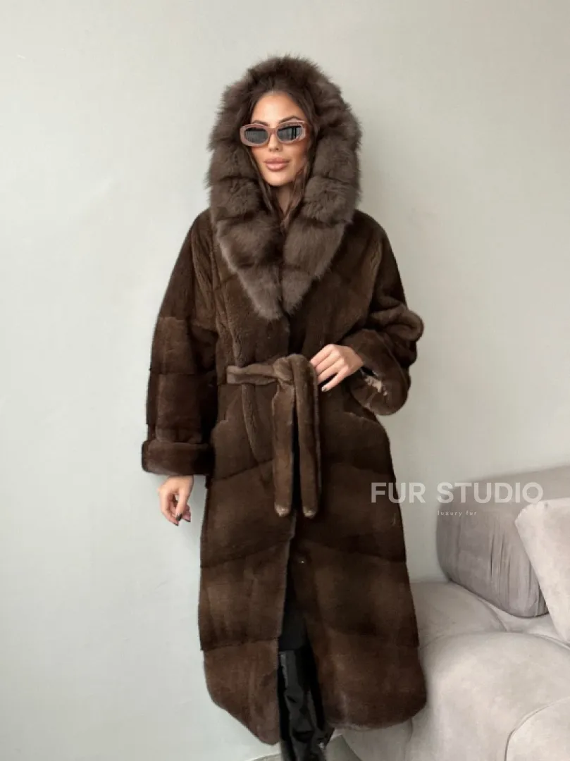 Шуба норкова с капюшоном из меха куницы - цвет соболь