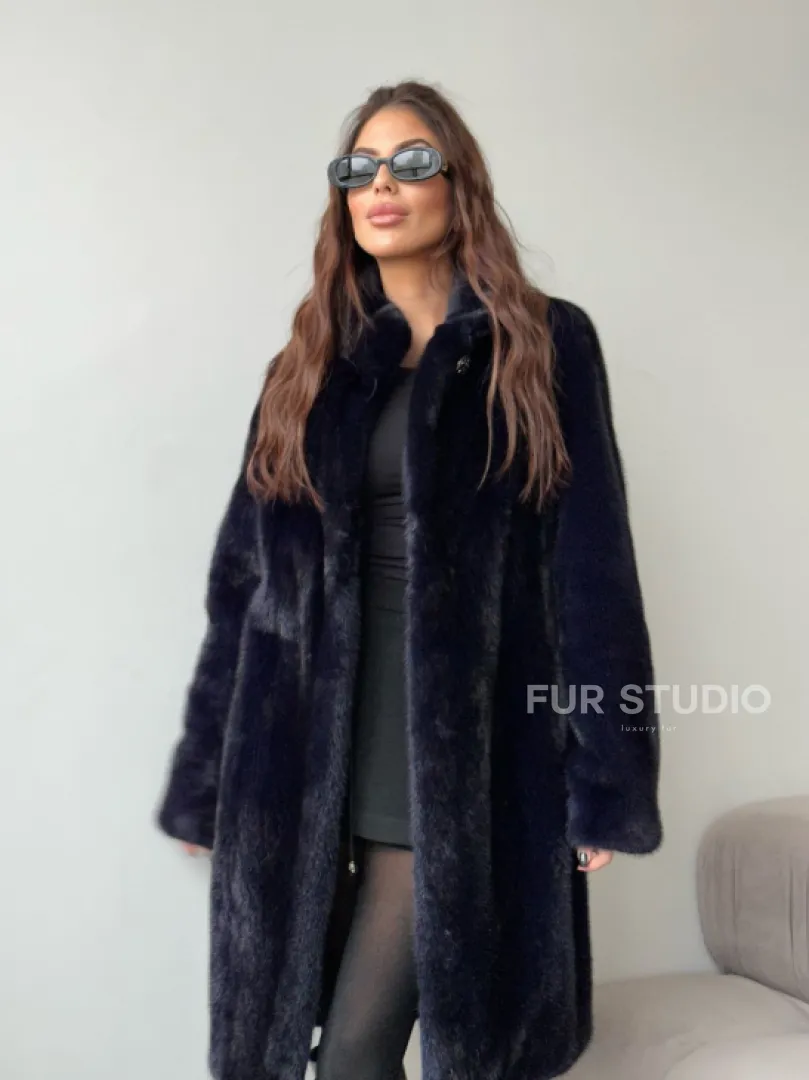 Шуба из аукционной норки стойка воротник  - цвет инфинити - фото 1
