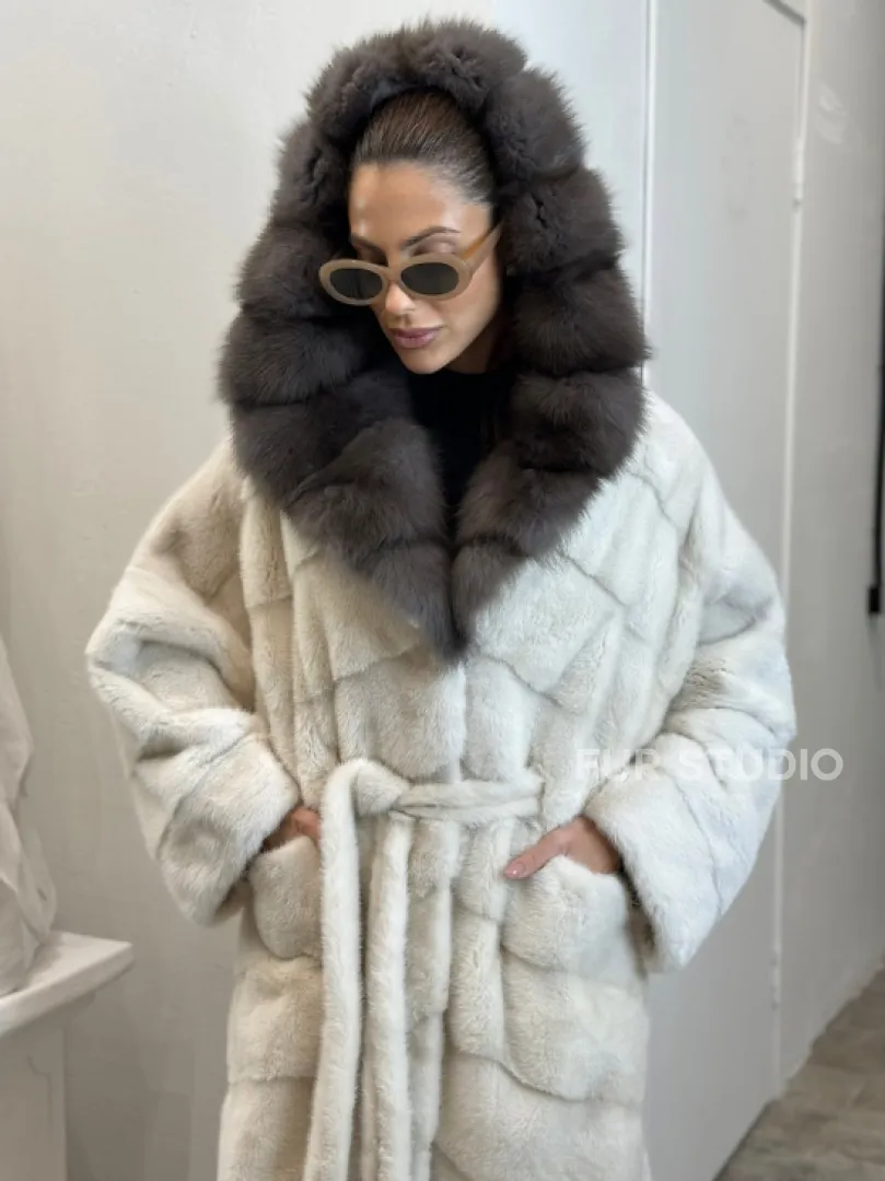 Шуба из меха норки Velvet с капюшоном из меха куницы - фото 1