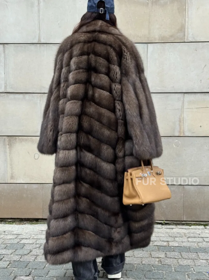 Шуба из меха баргузинского соболя - фото 2