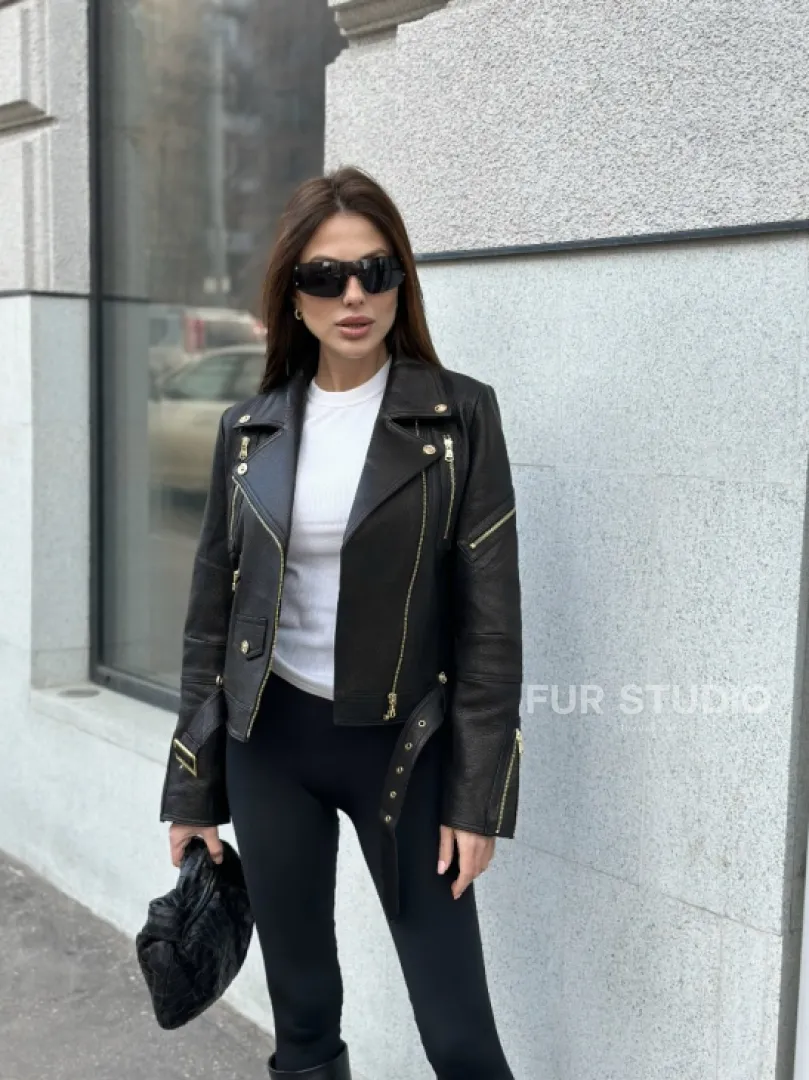 Куртка из натуральной кожи черного цвета - фото 2