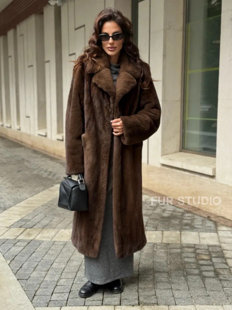 Шуба из меха норки в натуральном цвете под соболь - фото 2