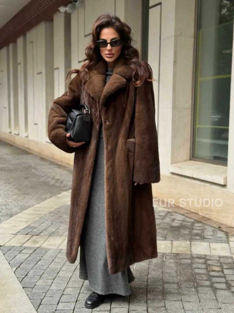 Шуба из меха норки в натуральном цвете под соболь - фото 7