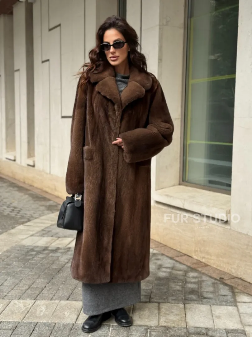 Шуба из меха норки в натуральном цвете под соболь - фото 6