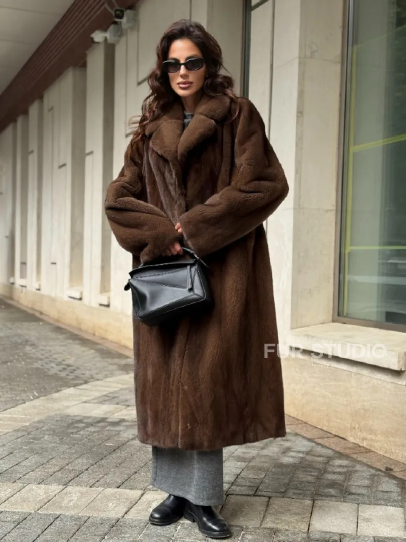 Шуба из меха норки в натуральном цвете под соболь - фото 3