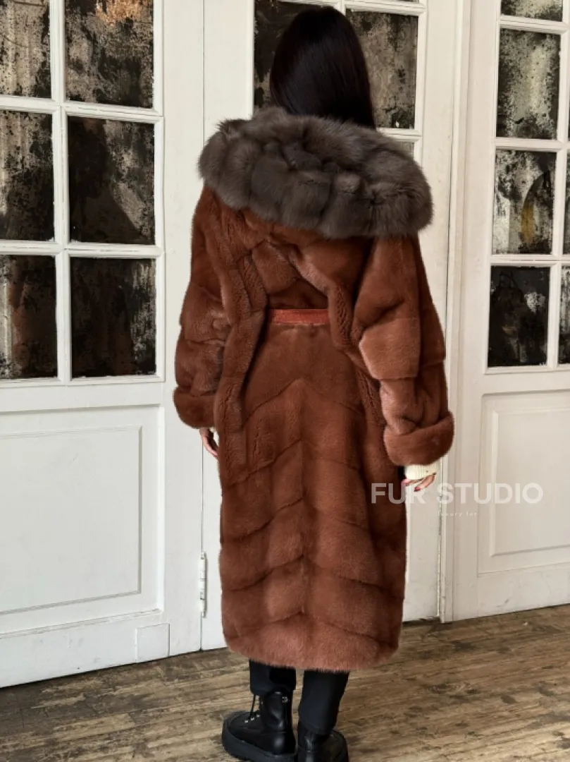 Эксклюзивная норковая шуба с капюшоном из куницы - цвет терракотовый - фото 6