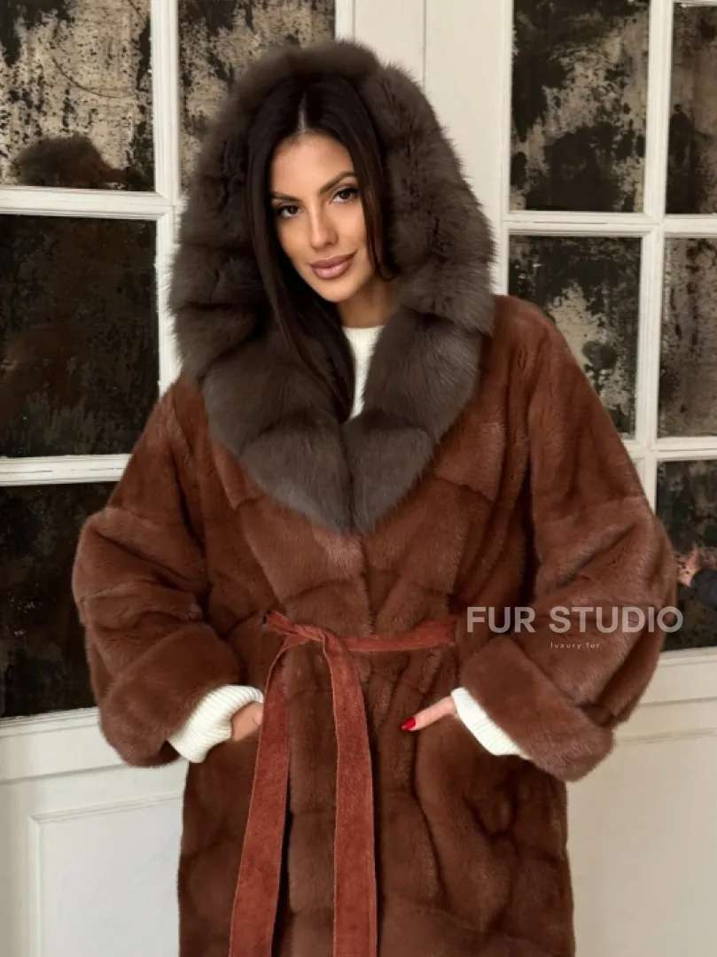 Эксклюзивная норковая шуба с капюшоном из куницы - цвет терракотовый - фото 4