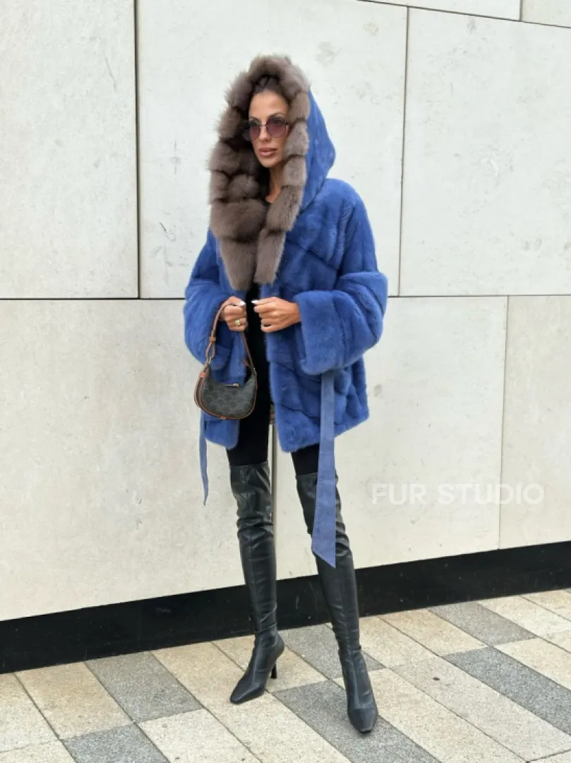 Норковое манто с капюшоном из куницы - цвет васильковый - фото 0